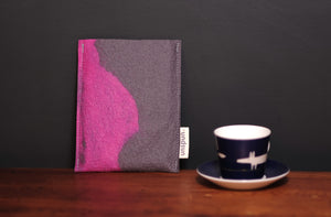 grey and magenta pink - Kindle Paperwhite